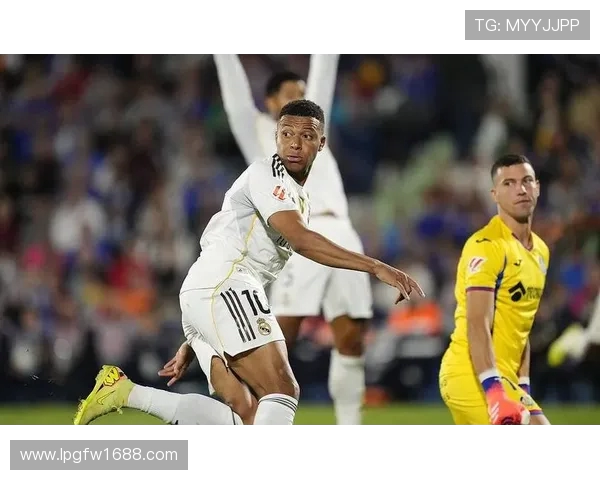 姆巴佩欧冠进球突破60球大放异彩仅次于C罗梅西等传奇球员