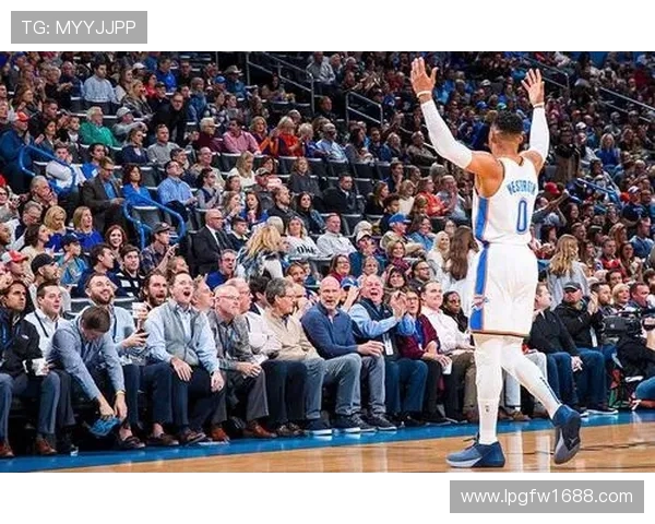 杰伦布朗状态火热单核带队四场比赛三次30表现惊艳